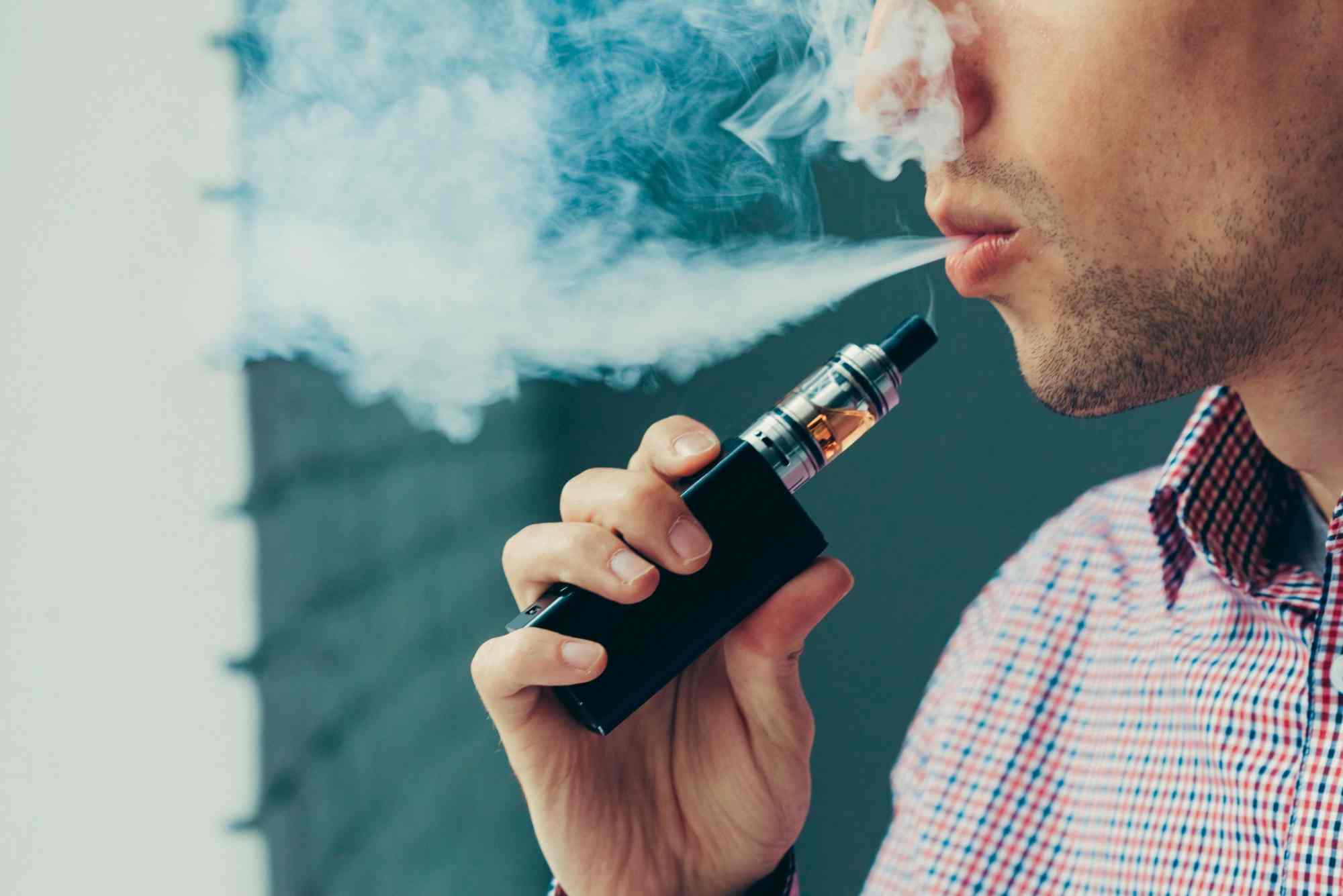 Vaping Meets Minimalism: How Vape-Inspired Fashion is Shaping Simple Designs for 2025